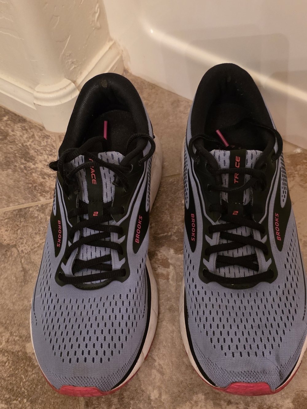 Brooks Women's 9.5 Trace 2 Ghost Running Shoes - Light Blue with Pink Accents